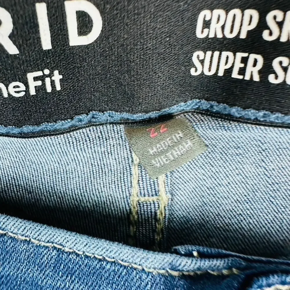 Torrid Womans Sz 22 Sky High Boot Crop Comfort Waist Blue Denim Stretch - Picture 5 of 9